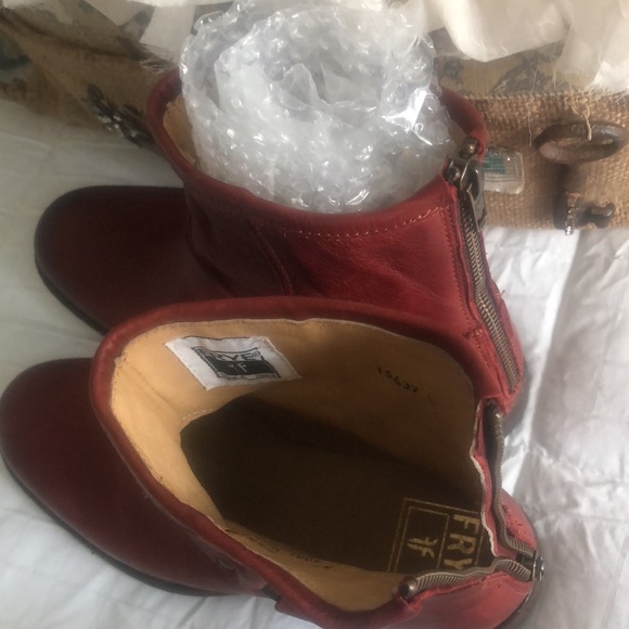Frye Phillip Harness Ankle Boots .The color is burgundy. size 8 1/2 - Picture 6 of 10